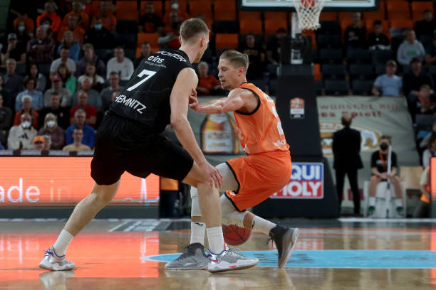 让我们不禁 让我们不禁