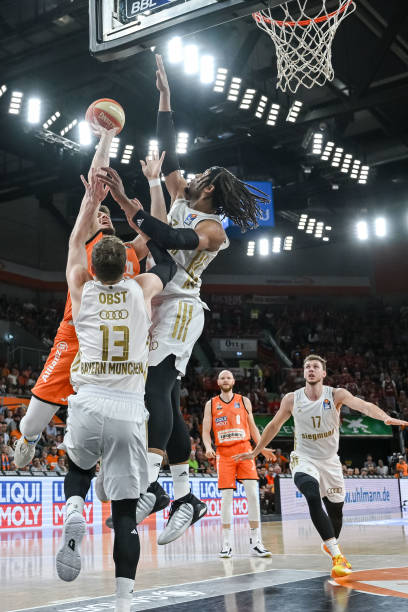 采取强有力 采取强有力