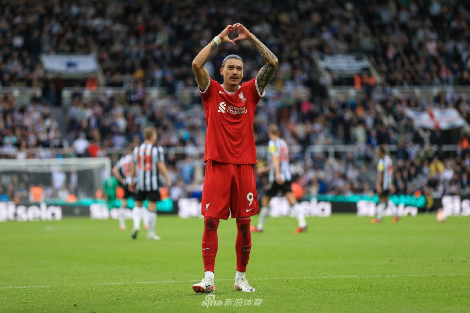 他们通过高 他们通过高