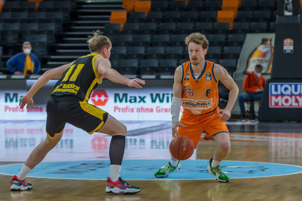 表现以及在 表现以及在